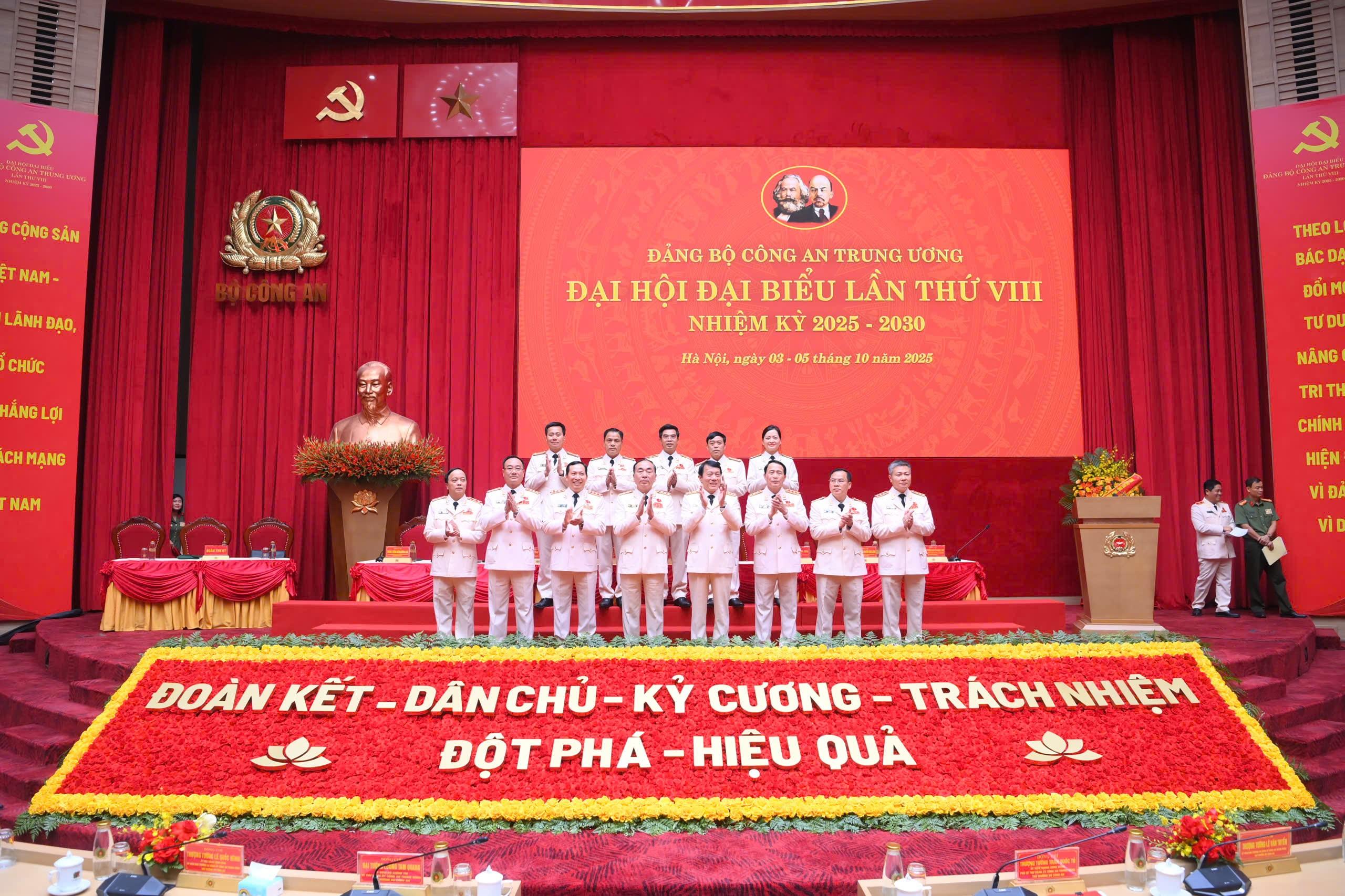 Đoàn đại biểu Trường Cao đẳng CSND I tham gia Đại hội Đại biểu Đảng bộ CATW lần thứ VIII, nhiệm kỳ 2025-2030 và tổ chức Hội nghị thông báo kết quả Đại hội tại Nhà trường