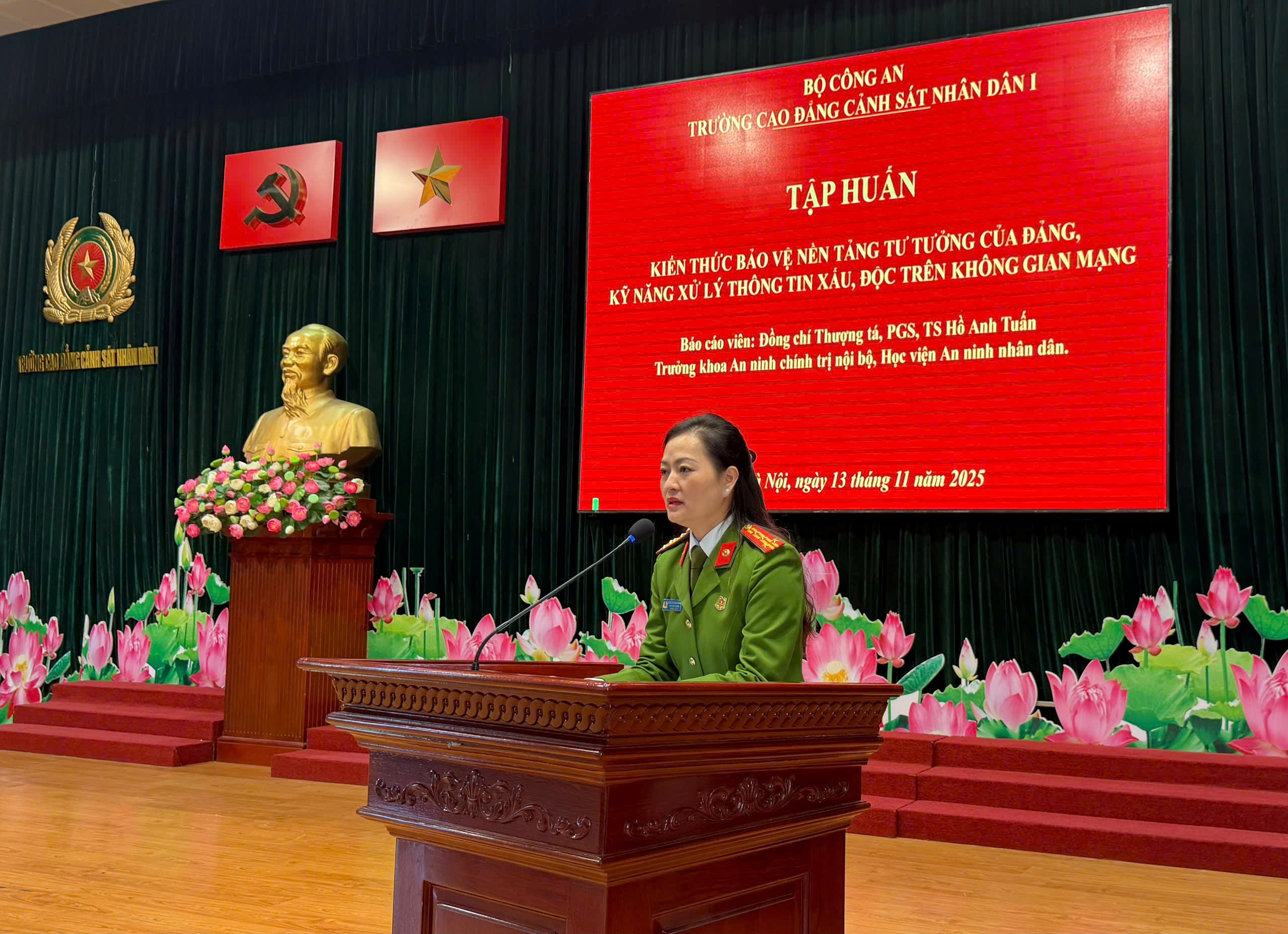 Tập huấn kiến thức bảo vệ nền tảng tư tưởng của Đảng, kỹ năng xử lý thông tin xấu, độc trên không gian mạng năm 2025