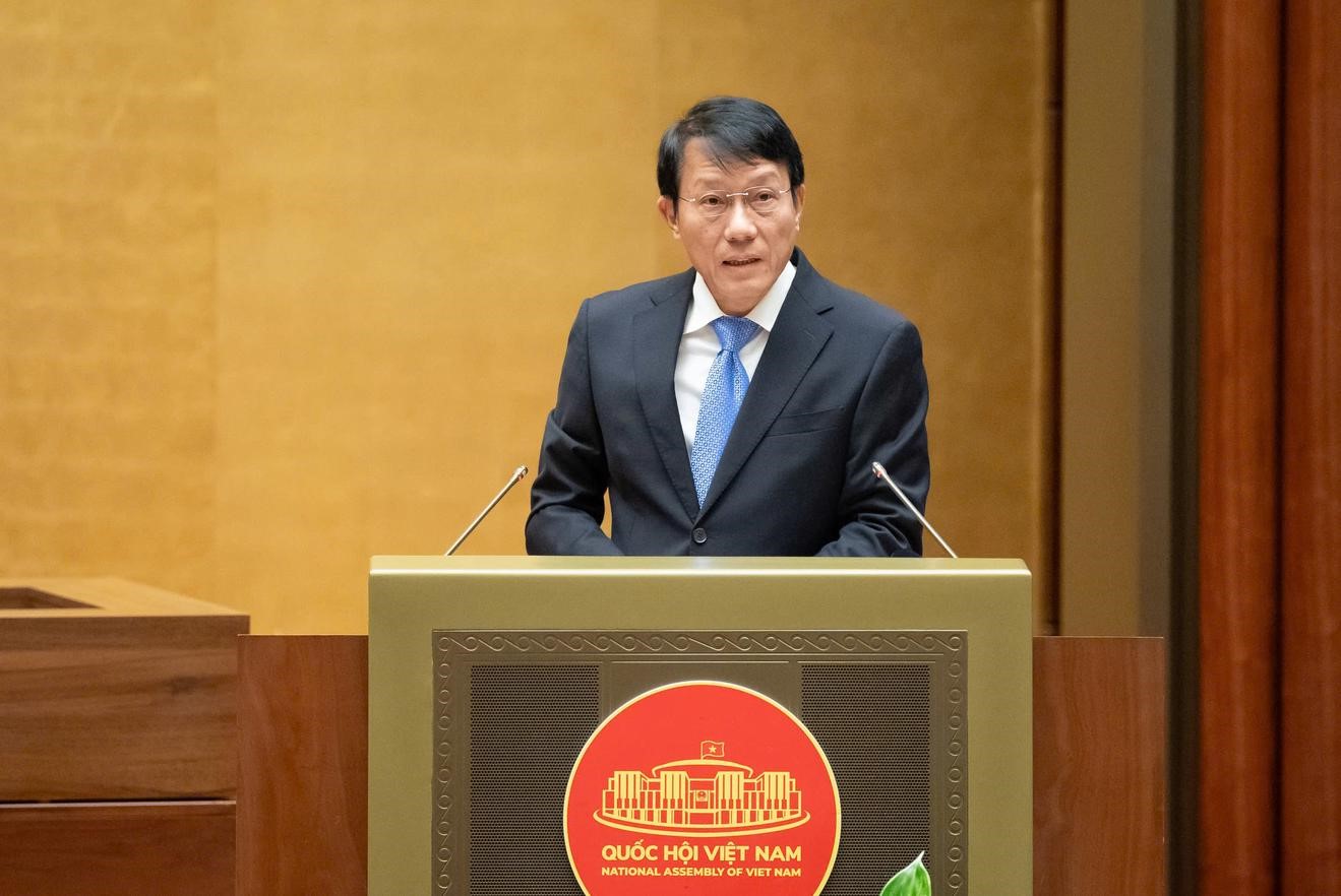 Một số vấn đề thực tiễn đặt ra đối với việc sửa đổi, bổ sung một số điều của 10 luật có liên quan đến an ninh, trật tự