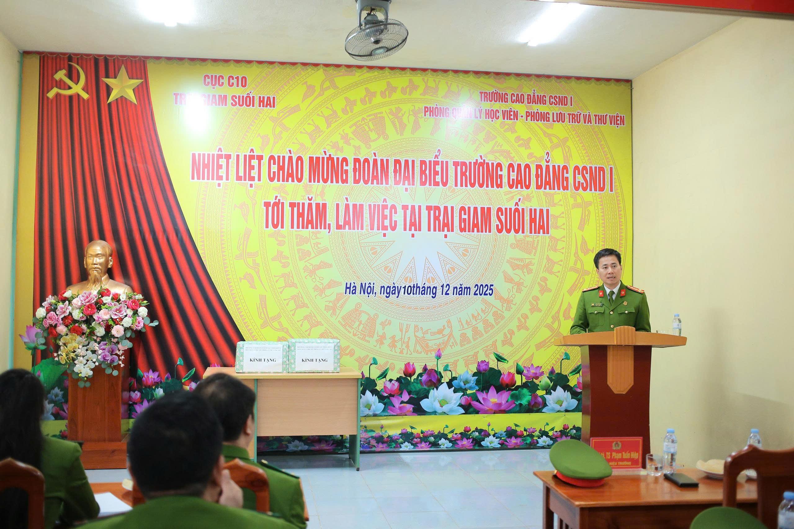 Phòng quản lý học viên, Phòng lưu trữ và thư viện tổ chức chương trình về nguồn tại khu đặt bia ghi dấu địa điểm đầu tiên Nhà trường đóng quân và khu di tích Trường hạ sĩ quan Cảnh sát bảo vệ