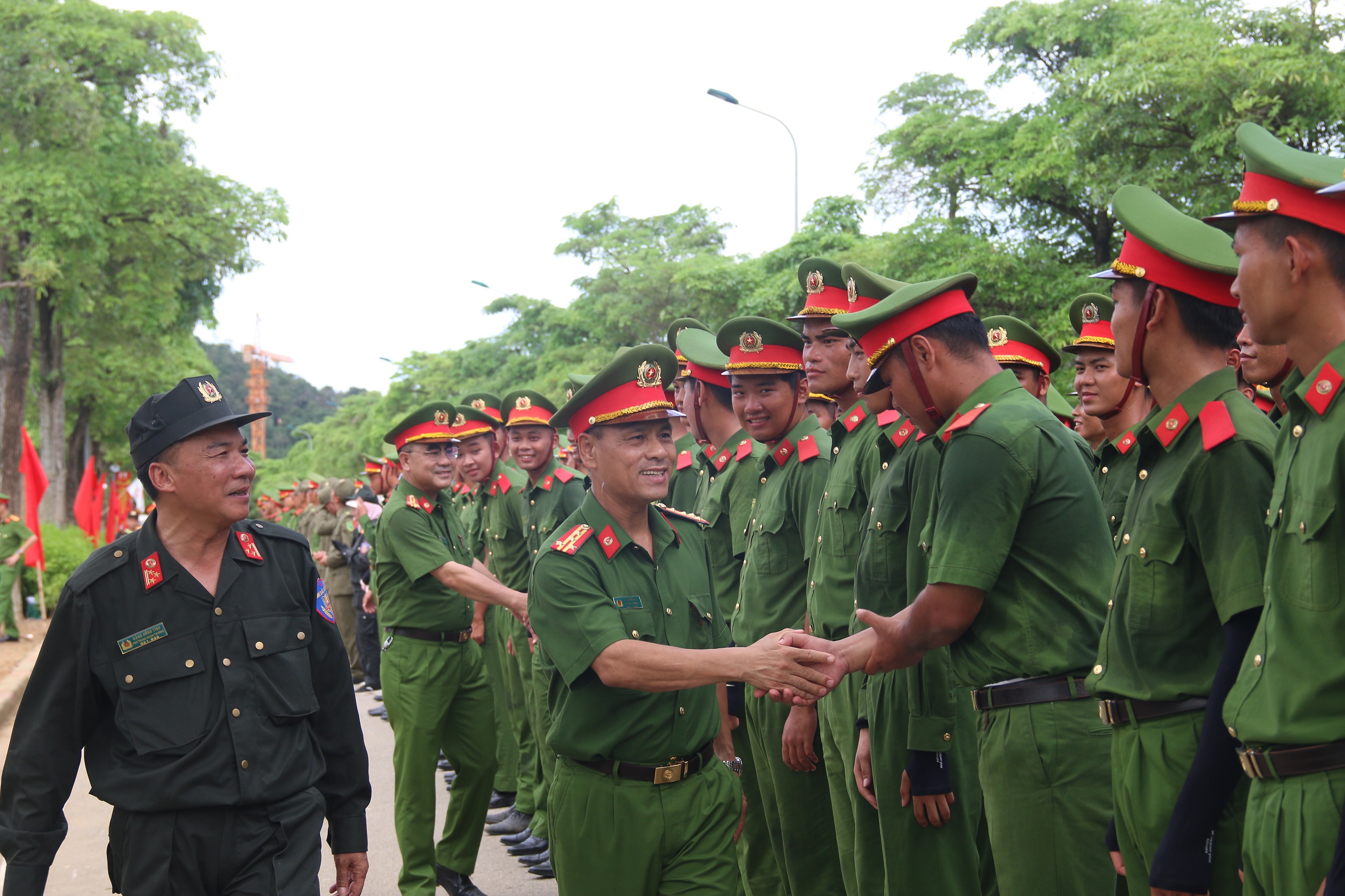 Gặp gỡ, động viên học viên nhà trường đang thực hiện nhiệm vụ trong Lễ kỷ niệm 80 năm Cách mạng tháng Tám thành công và Quốc khánh nước Cộng hòa xã hội chủ nghĩa Việt Nam