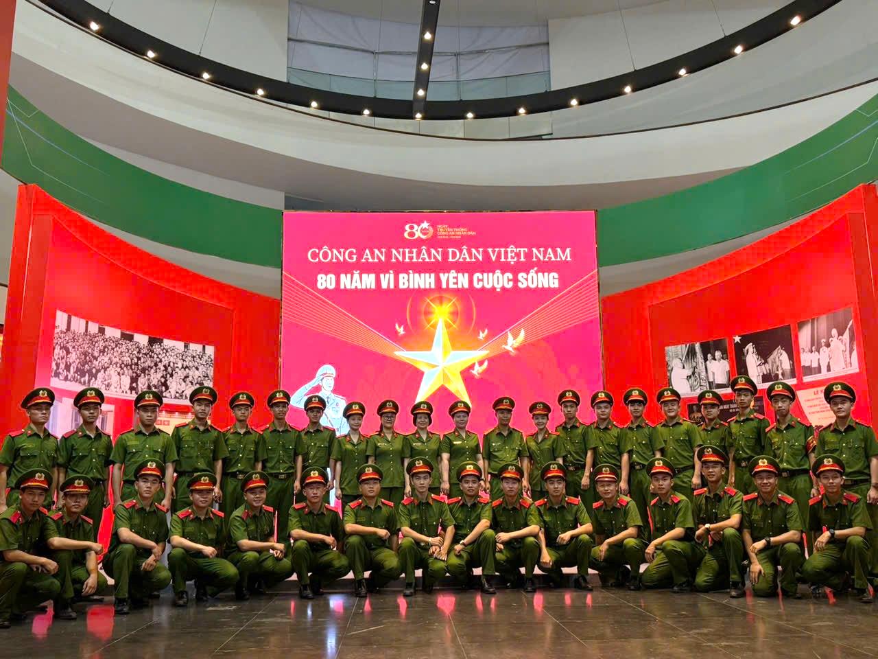 Hoạt động thi đua chào mừng kỷ niệm 80 năm ngày Truyền thống lực lượng Công an nhân dân và 20 năm ngày Hội toàn dân bảo vệ an ninh Tổ quốc