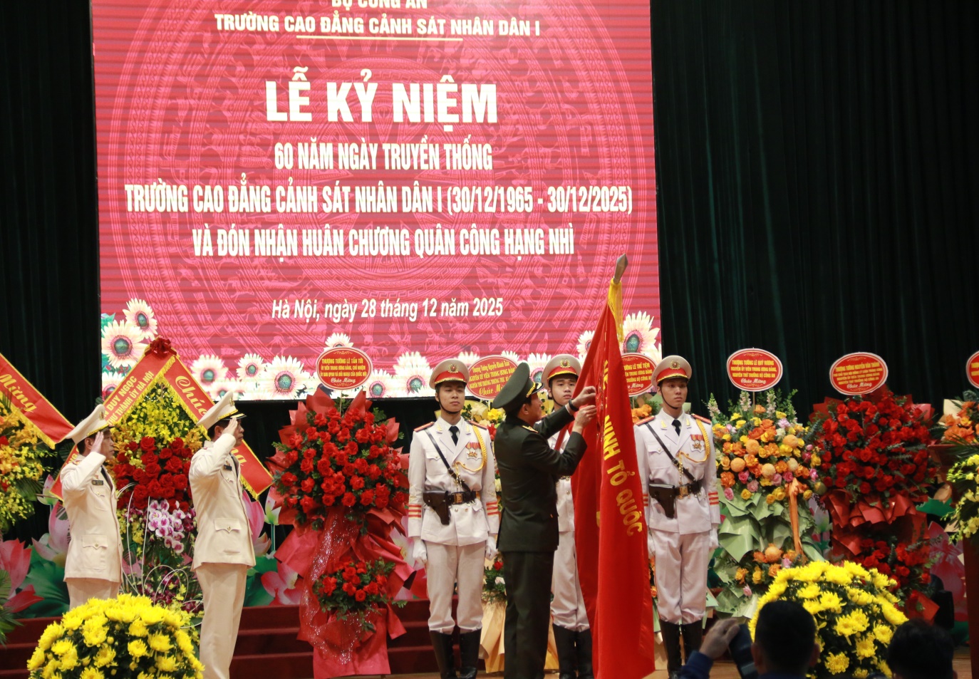 Phát huy truyền thống vẻ vang 96 năm của Đảng Cộng sản Việt Nam, Đảng bộ Trường Cao đẳng CSND I tiếp tục lãnh đạo toàn diện công tác giáo dục, đào tạo đáp ứng yêu cầu, nhiệm vụ trong tình hình mới