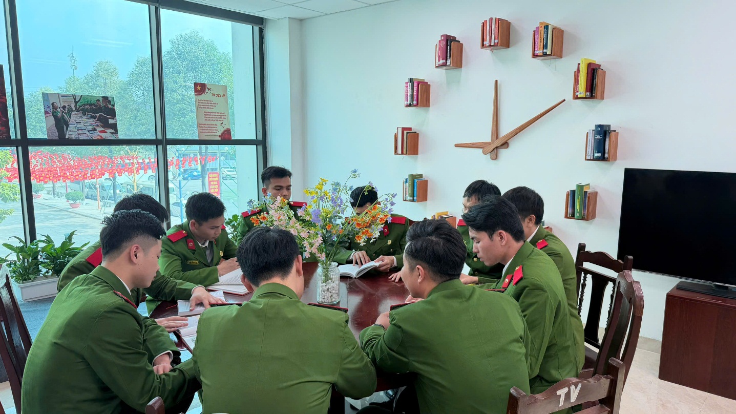 Ươm mầm tri thức: Để văn hoá đọc nở hoa cùng sắc xuân