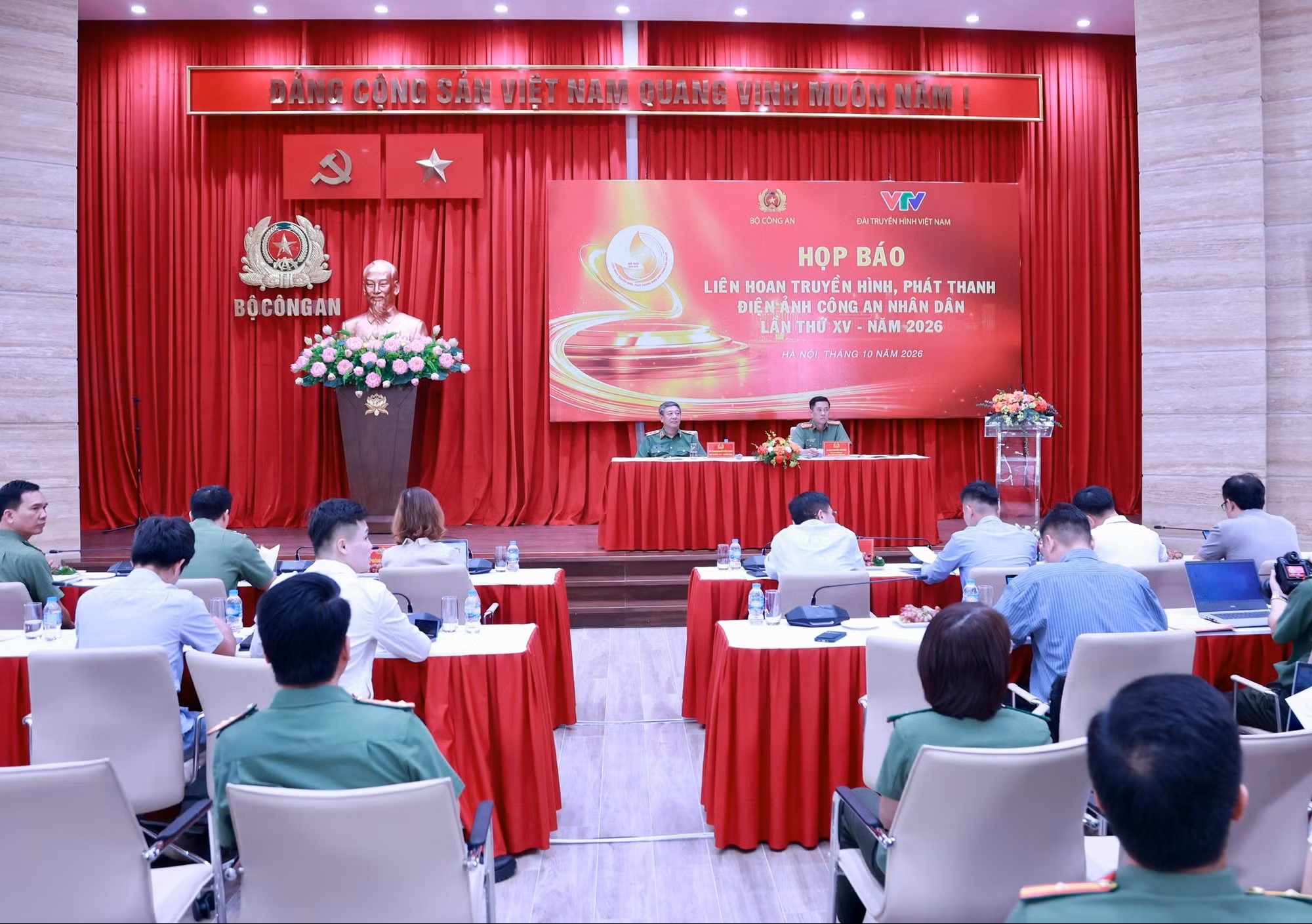 Chuyên nghiệp, đổi mới, sáng tạo, hiệu quả, thiết thực, đẩy mạnh chuyển đổi số
