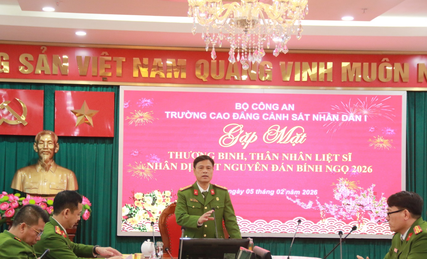 Gặp mặt, chúc Tết các đồng chí cán bộ, học viên nhà trường là thương binh, thân nhân liệt sĩ nhân dịp Tết Nguyên đán Bính Ngọ 2026