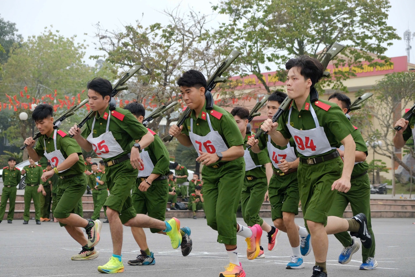 Tổ chức giải chạy vũ trang khối học viên K61S năm học 2025-2026