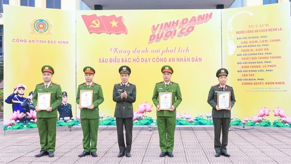 Vinh danh dưới Cờ - Tự hào khắc trong tim