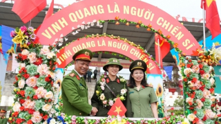 Thanh niên hăng hái lên đường nhập ngũ