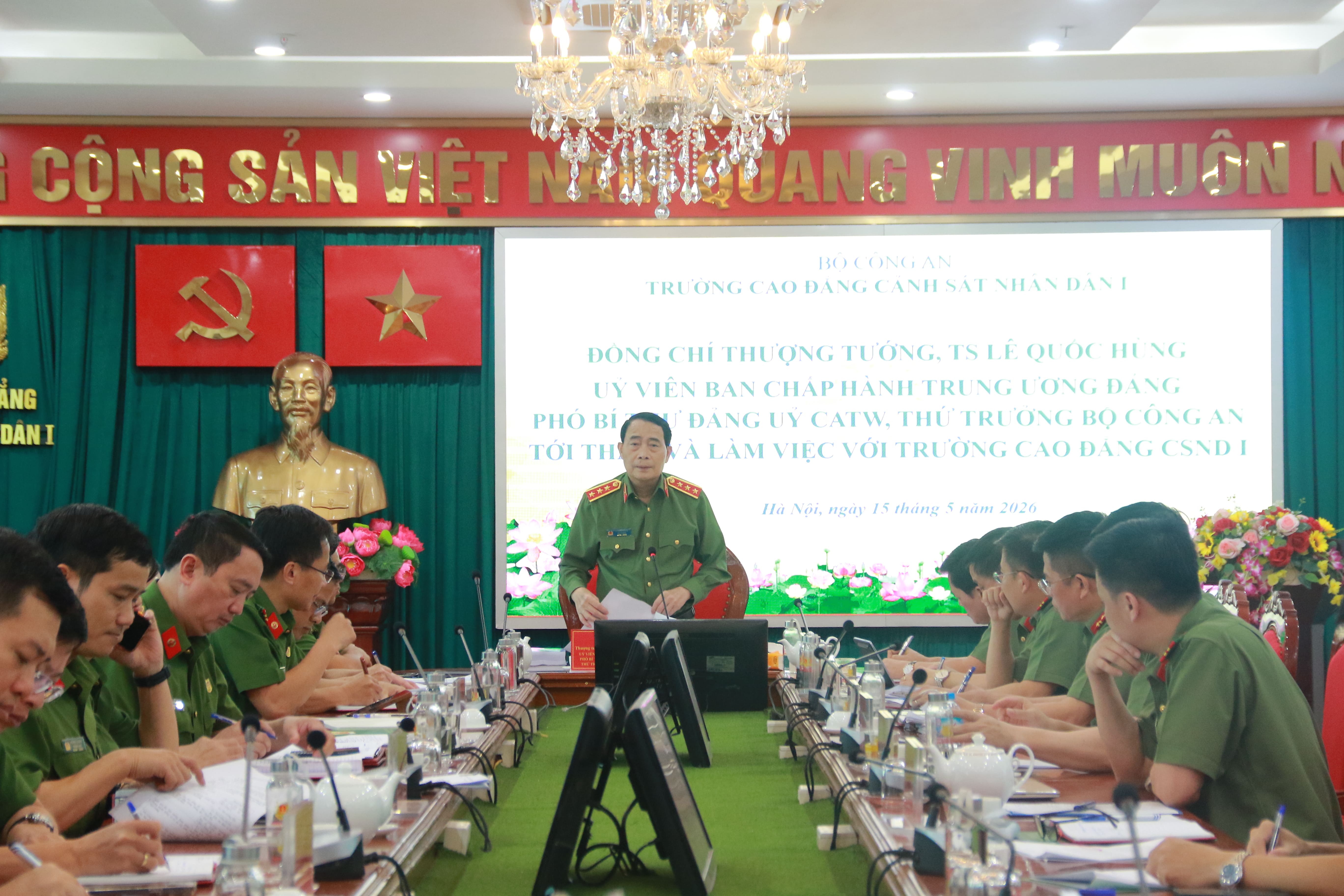 Thứ trưởng Lê Quốc Hùng thăm và làm việc với Trường Cao đẳng Cảnh sát nhân dân I
