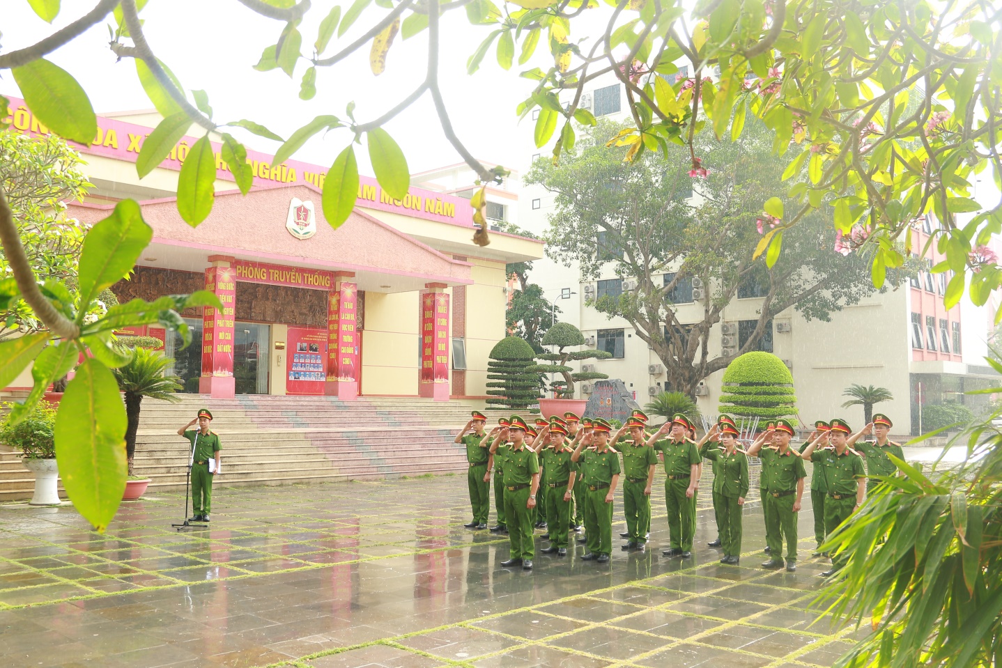 Trường Cao đẳng Cảnh sát nhân dân I dâng hoa, dâng hương nhân dịp kỷ niệm 136 năm Ngày sinh Chủ tịch Hồ Chí Minh (19/5/1890 - 19/5/2026)