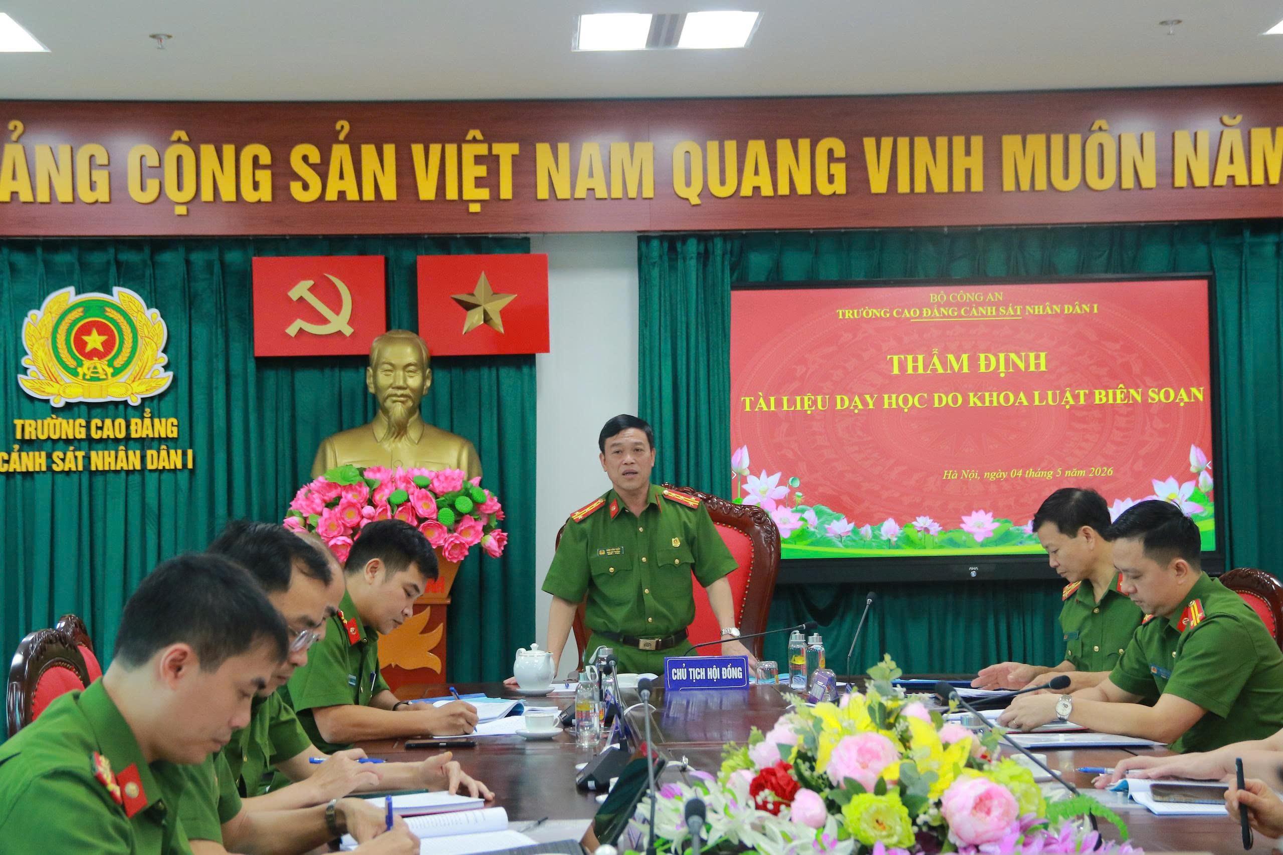 Thẩm định tài liệu dạy học “Vai trò của Công an cấp xã trong phối hợp thực hiện hoạt động tố tụng hình sự”