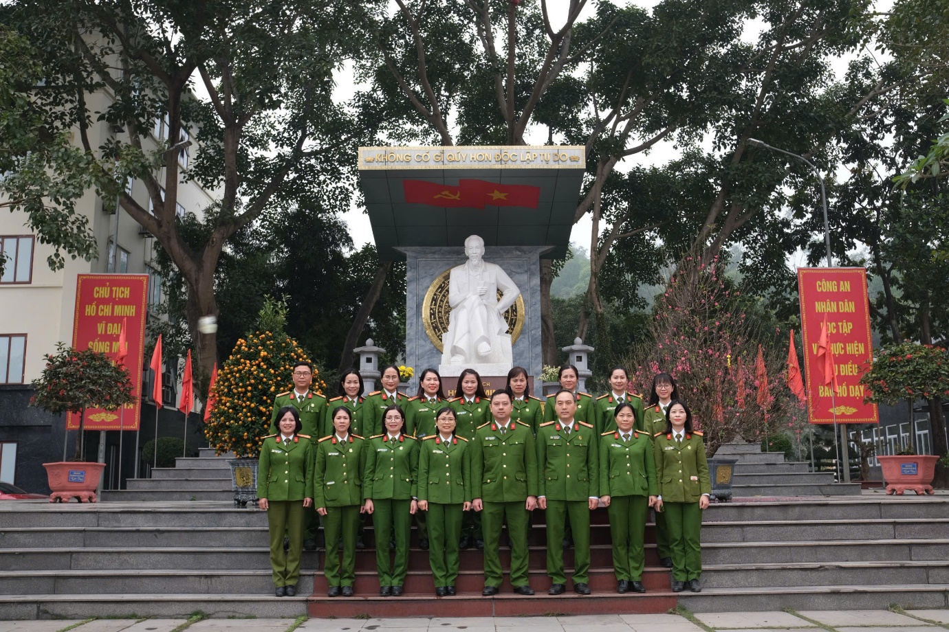 Khoa Ngoại ngữ - Tin học đẩy mạnh ứng dụng công nghệ thông tin và chuyển đổi số trong nâng cao chất lượng tự học môn tiếng Anh cho học viên.